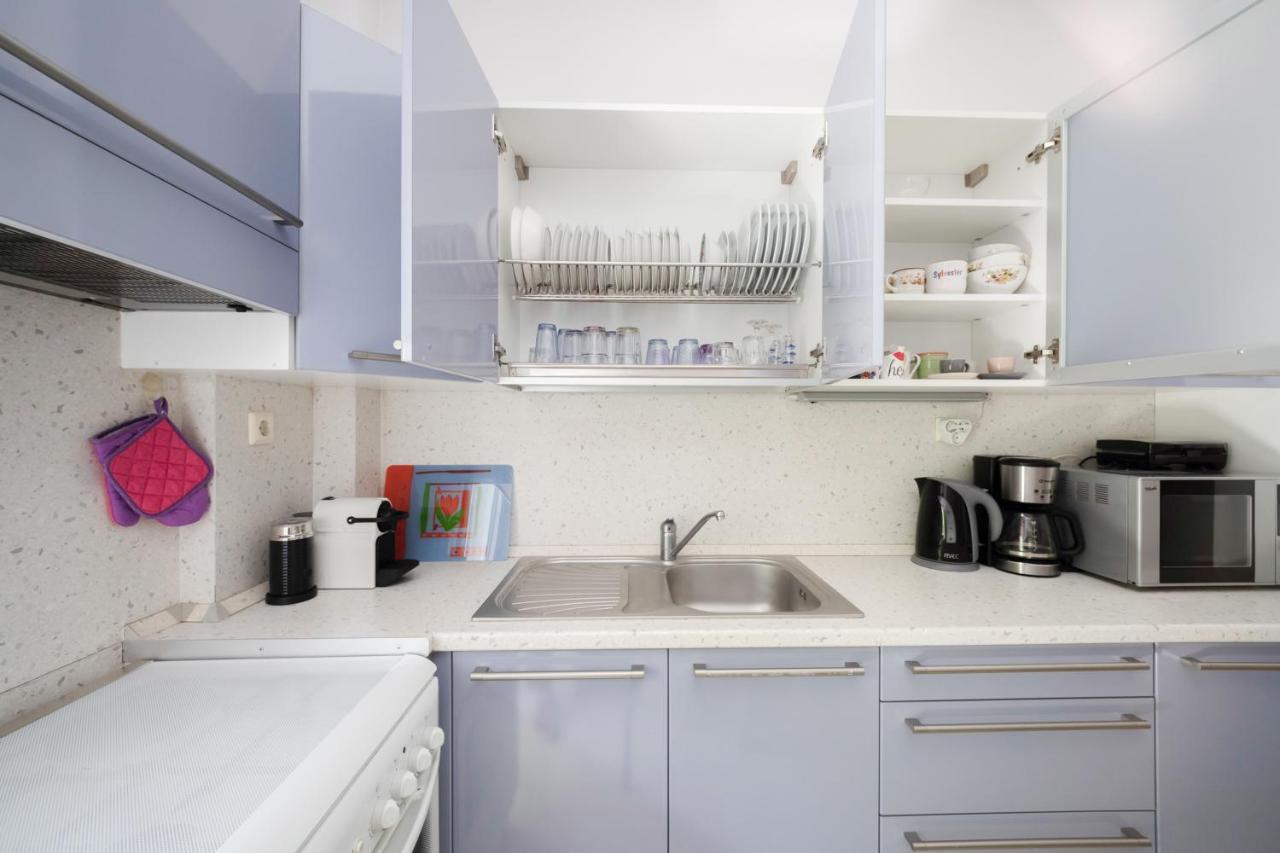 Heart Of Koukaki Flat, Near Acropolis & Filopappou *